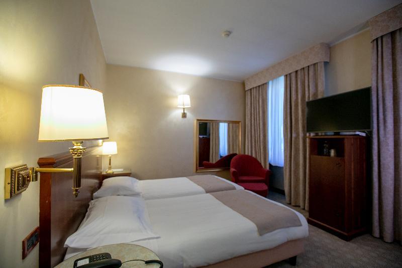 Scia' On Martin Hotel Buscate