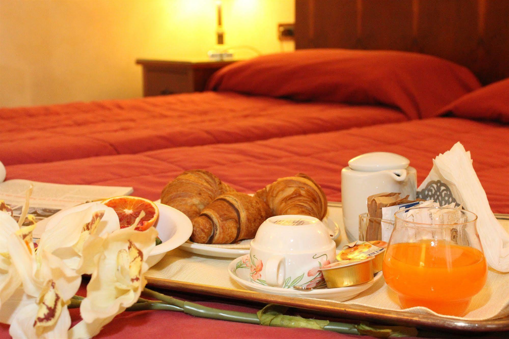 Scia' On Martin Hotel Buscate