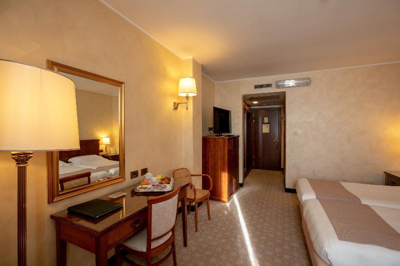 Scia' On Martin Hotel 4*